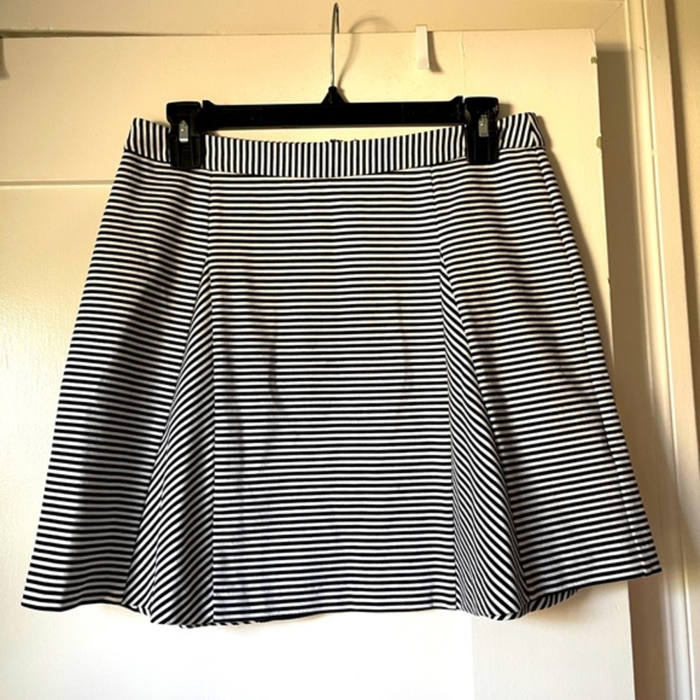 Michael Kors black & white striped flare mini skirt, size 2